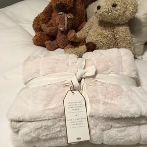 Plush throw - new with tags